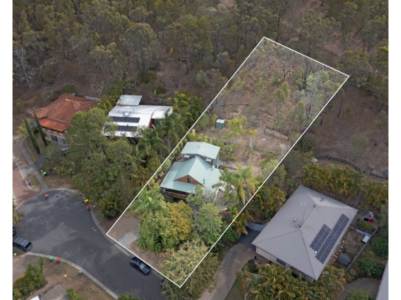 11 Bellona Court, Pacific Pines QLD 4211