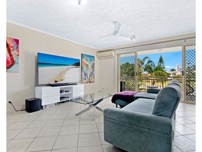 8/74-78 Thomas Drive, Chevron Island QLD 4217