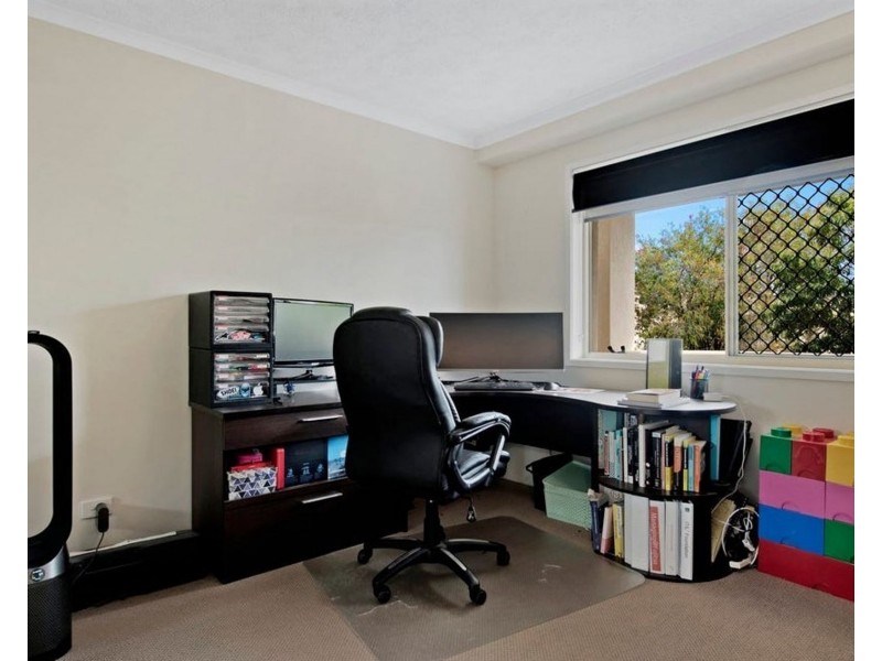 8/74-78 Thomas Drive, Chevron Island QLD 4217
