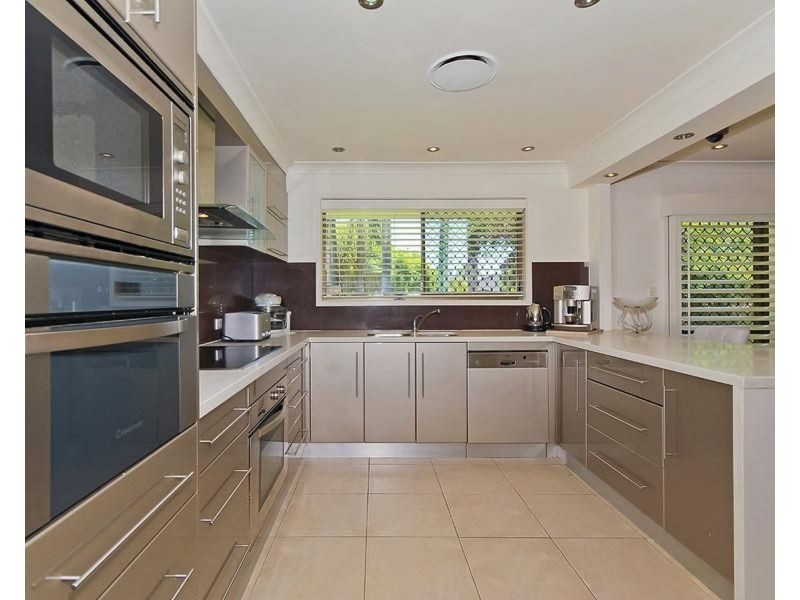 3 Rosemont Avenue, Broadbeach Waters QLD 4218