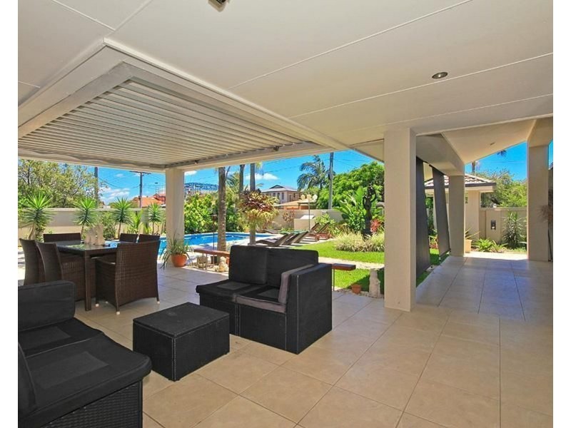 3 Rosemont Avenue, Broadbeach Waters QLD 4218