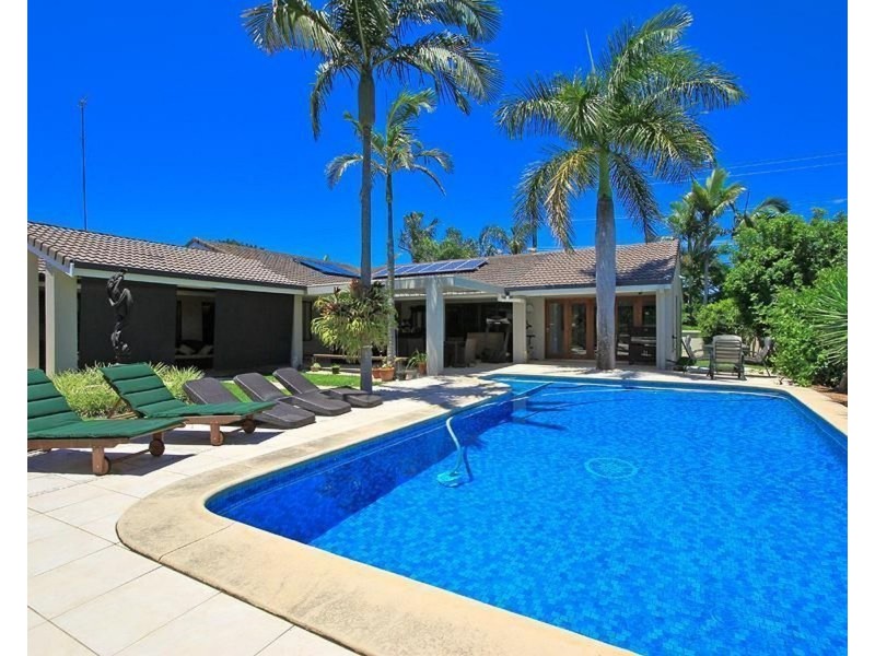 3 Rosemont Avenue, Broadbeach Waters QLD 4218