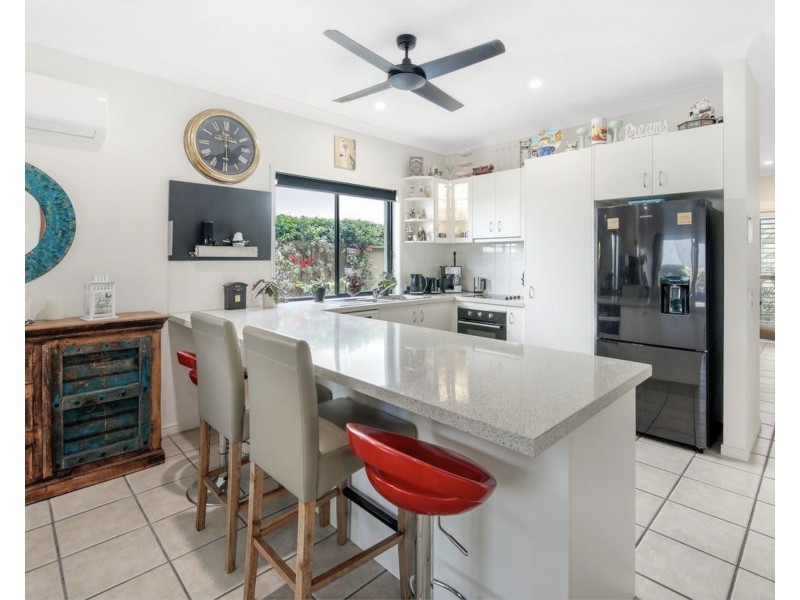 2/281 Bayview Street, Hollywell QLD 4216