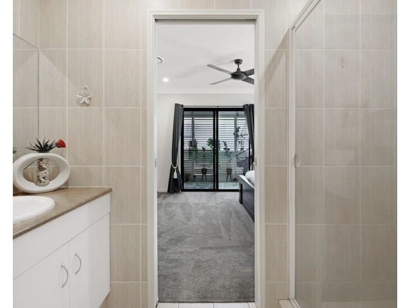 2/281 Bayview Street, Hollywell QLD 4216