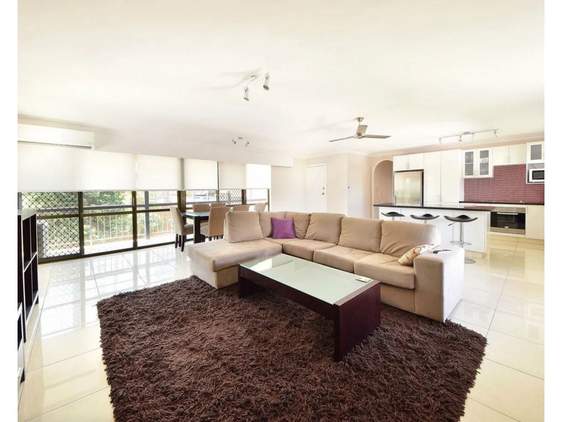 7/13 Surf Parade, Broadbeach QLD 4218