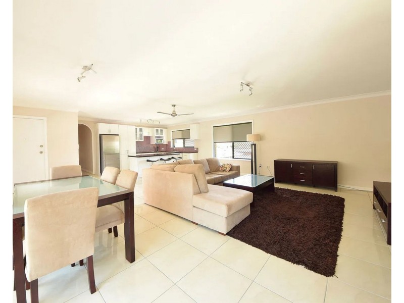 7/13 Surf Parade, Broadbeach QLD 4218