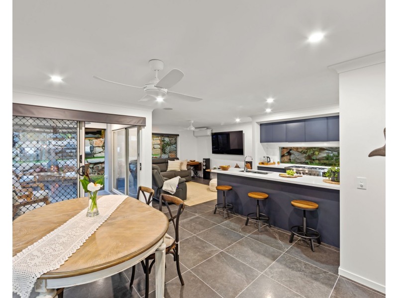 28 Niche Glade Circuit, Maudsland QLD 4210