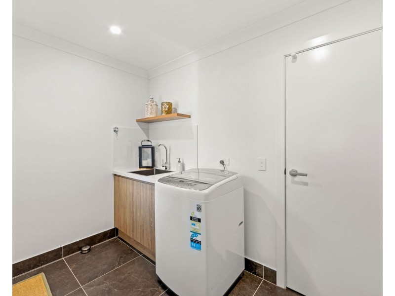 28 Niche Glade Circuit, Maudsland QLD 4210