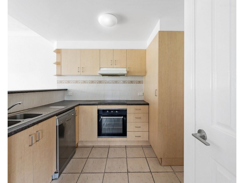 12/152-154 High Street, Southport QLD 4215