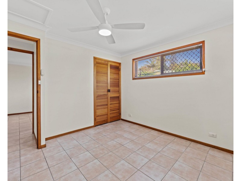 2/203 Central Street, Labrador QLD 4215
