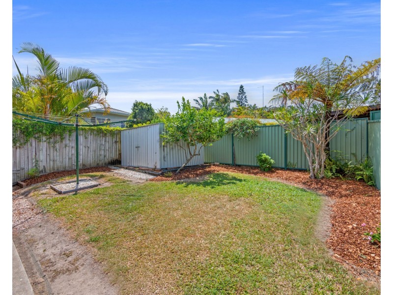 2/203 Central Street, Labrador QLD 4215