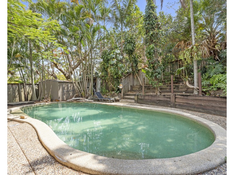 6 Nauru Place, Pacific Pines QLD 4211