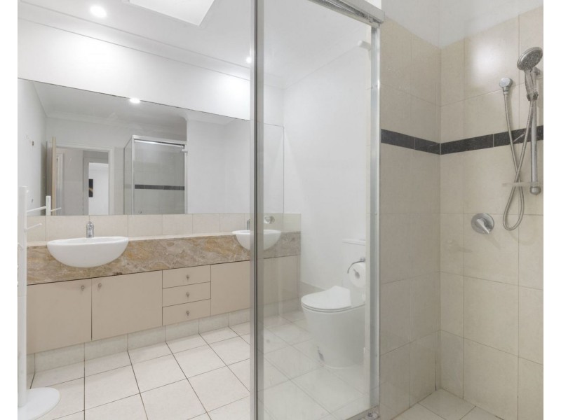 534 Oyster Cove Promenade, Helensvale QLD 4212