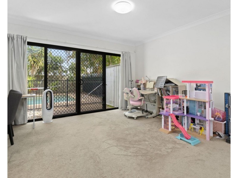 534 Oyster Cove Promenade, Helensvale QLD 4212