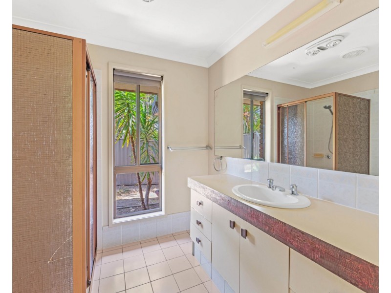 20 Ridgevale Drive, Helensvale QLD 4212