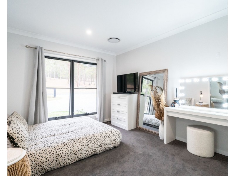25 Thendara Drive, Mount Nathan QLD 4211