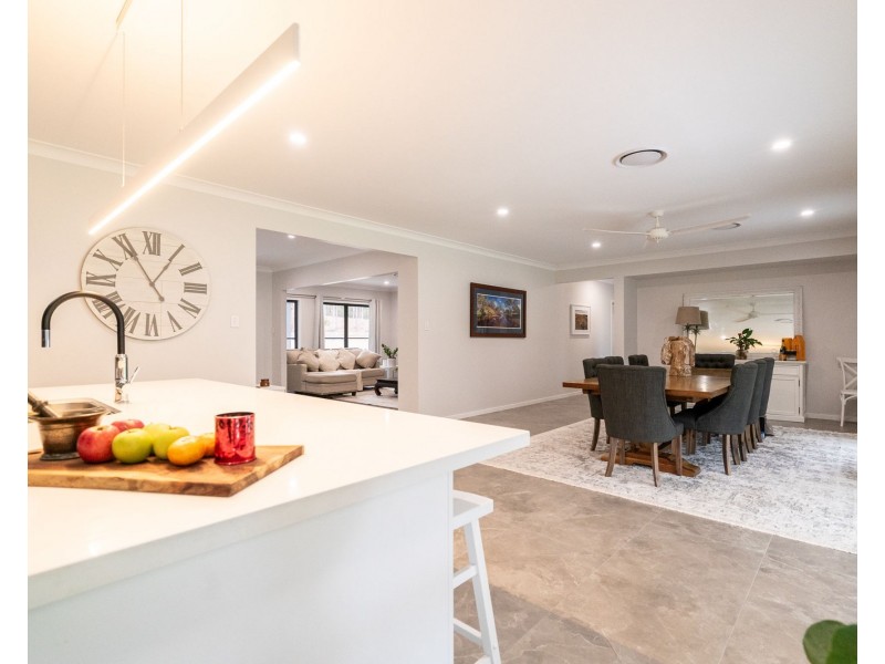 25 Thendara Drive, Mount Nathan QLD 4211