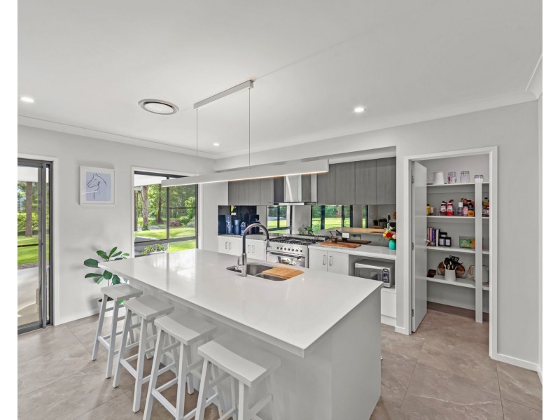 25 Thendara Drive, Mount Nathan QLD 4211