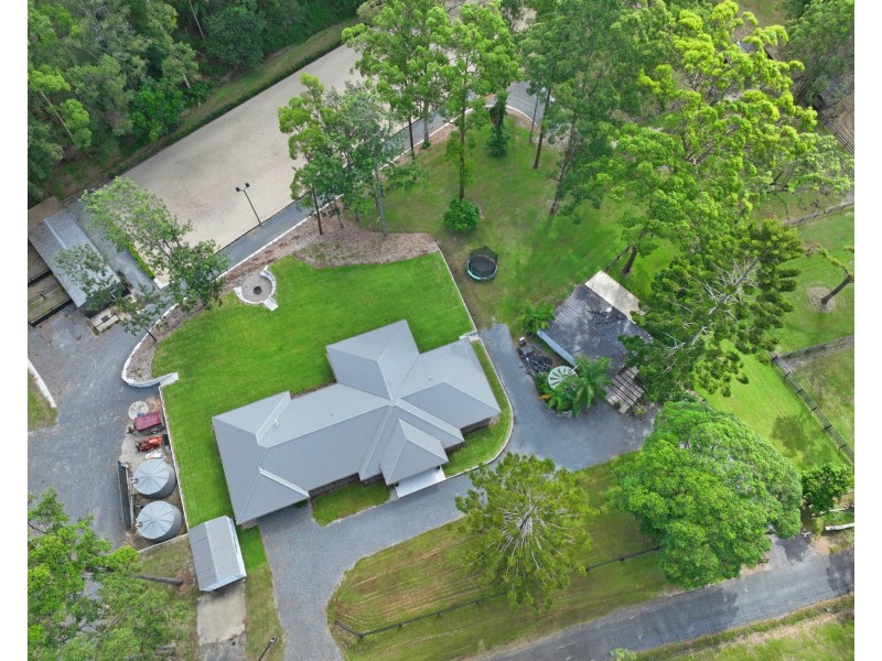 25 Thendara Drive, Mount Nathan QLD 4211