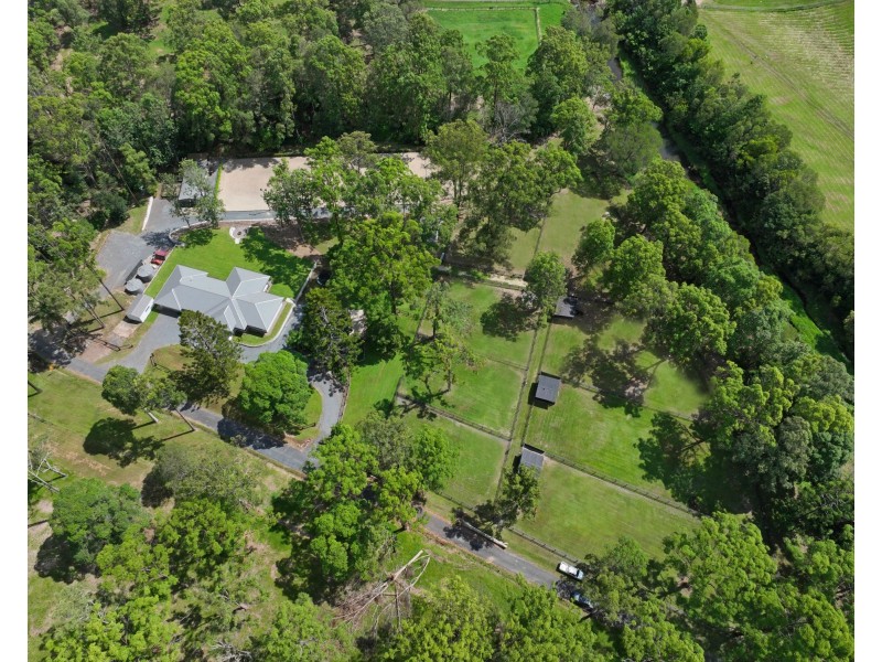 25 Thendara Drive, Mount Nathan QLD 4211