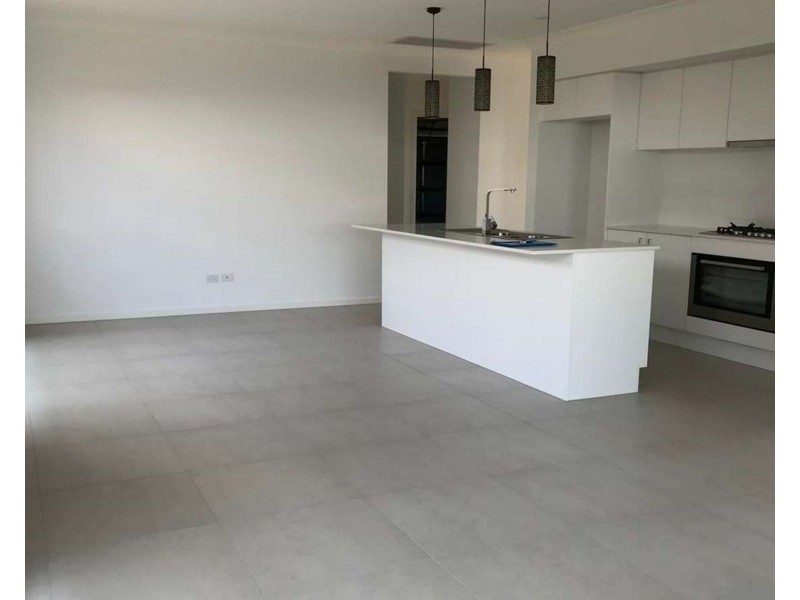 14 Greenview Circuit, Arundel QLD 4214