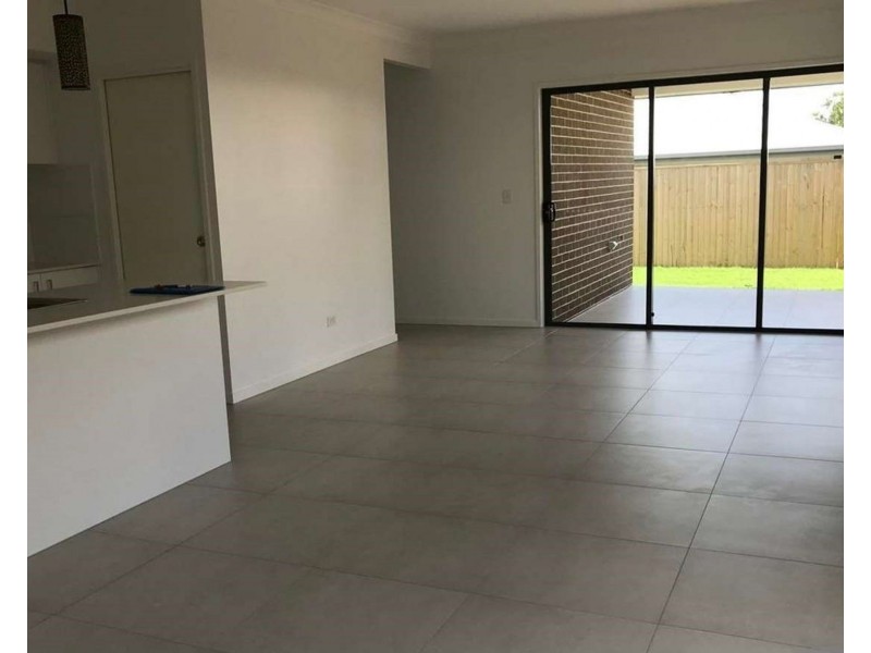 14 Greenview Circuit, Arundel QLD 4214