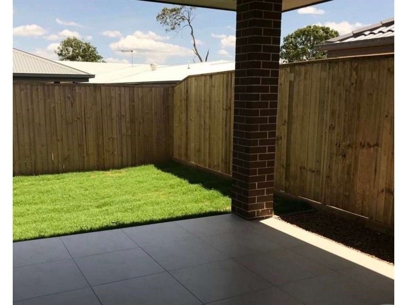 14 Greenview Circuit, Arundel QLD 4214