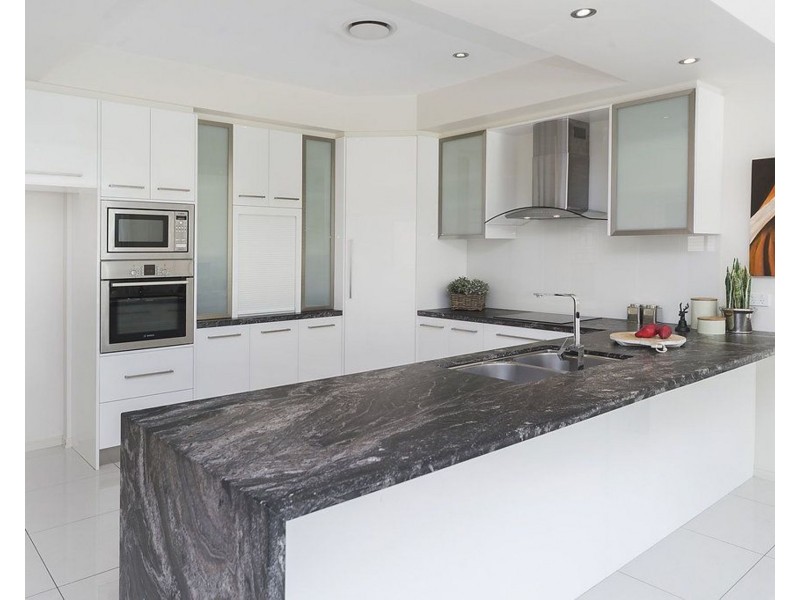 9111 Peter Senior Drive, Hope Island QLD 4212
