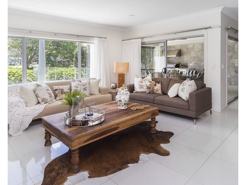 9111 Peter Senior Drive, Hope Island QLD 4212