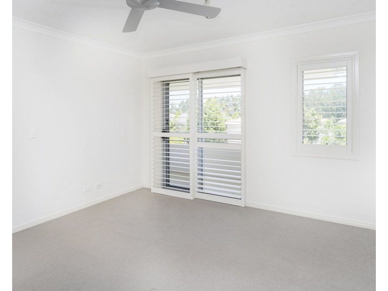 9111 Peter Senior Drive, Hope Island QLD 4212