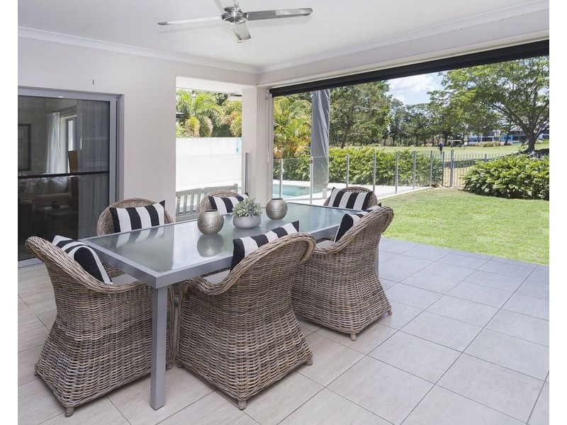 9111 Peter Senior Drive, Hope Island QLD 4212