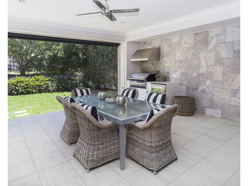 9111 Peter Senior Drive, Hope Island QLD 4212