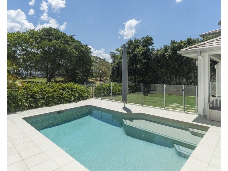 9111 Peter Senior Drive, Hope Island QLD 4212