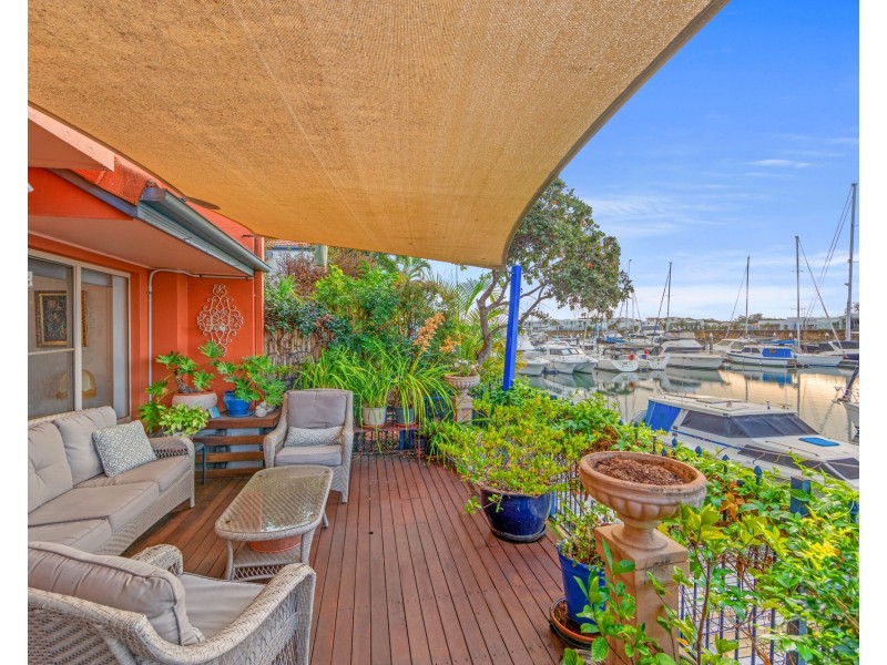 77 John Lund Drive, Hope Island QLD 4212