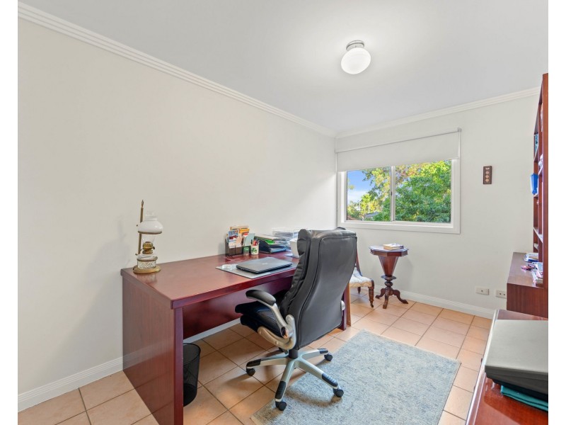 77 John Lund Drive, Hope Island QLD 4212