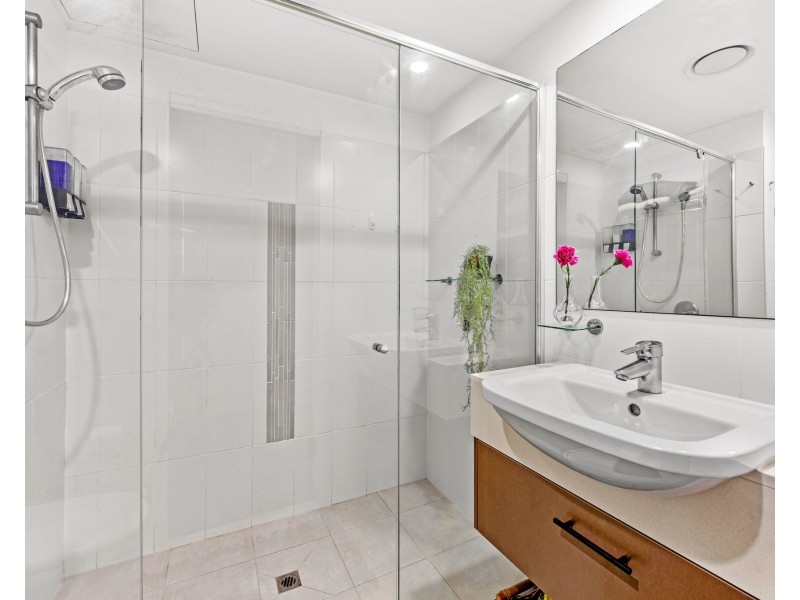 1311/2 Activa Way, Hope Island QLD 4212