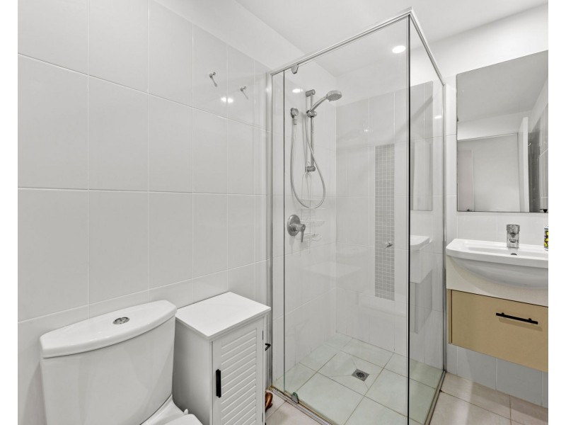 1311/2 Activa Way, Hope Island QLD 4212