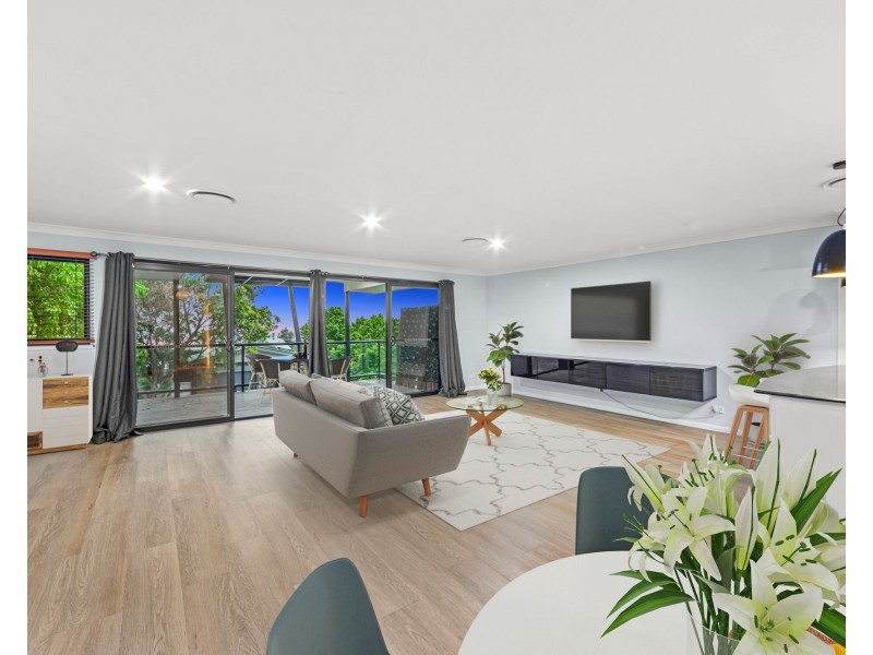 30/2 Ridgeline Way, Highland Park QLD 4211