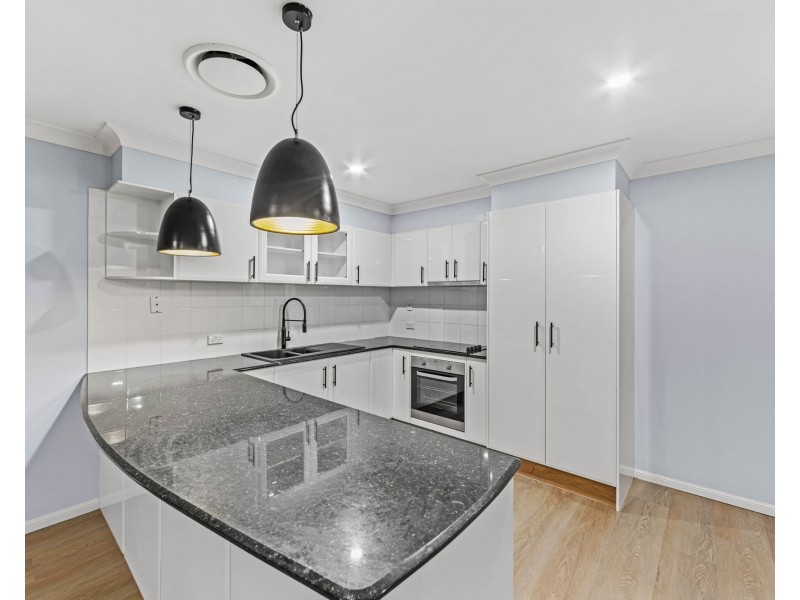 30/2 Ridgeline Way, Highland Park QLD 4211