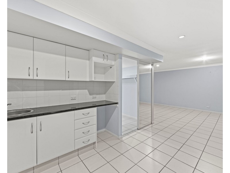 30/2 Ridgeline Way, Highland Park QLD 4211