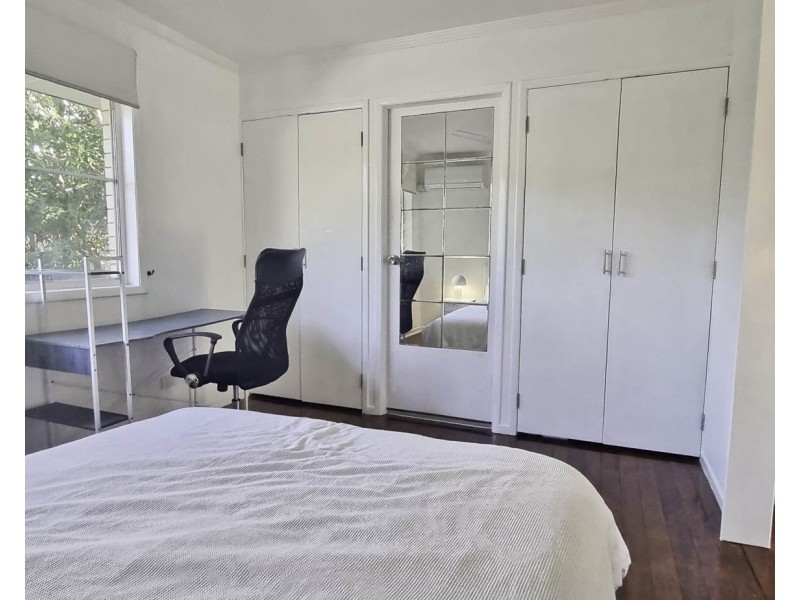 4/42 Sunrise Boulevard, Surfers Paradise QLD 4217