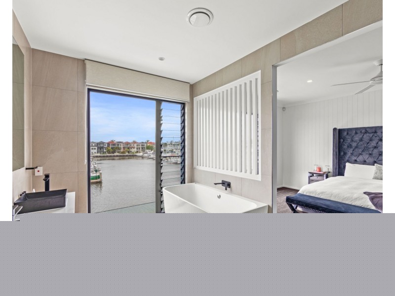 8942 The Point Circuit, Hope Island QLD 4212