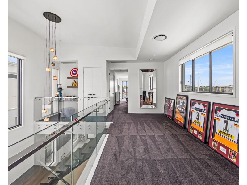 8942 The Point Circuit, Hope Island QLD 4212
