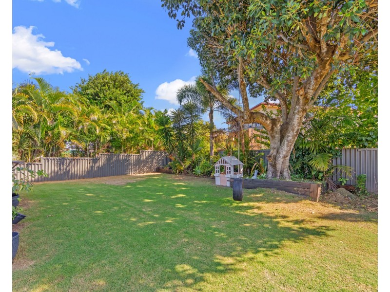 17 Paradise Street, Nerang QLD 4211