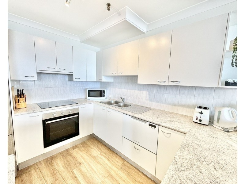 25/114 Esplanade, Surfers Paradise QLD 4217