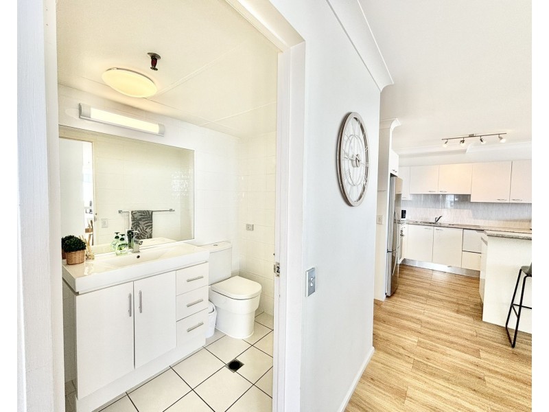 25/114 Esplanade, Surfers Paradise QLD 4217