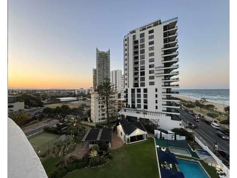 25/114 Esplanade, Surfers Paradise QLD 4217
