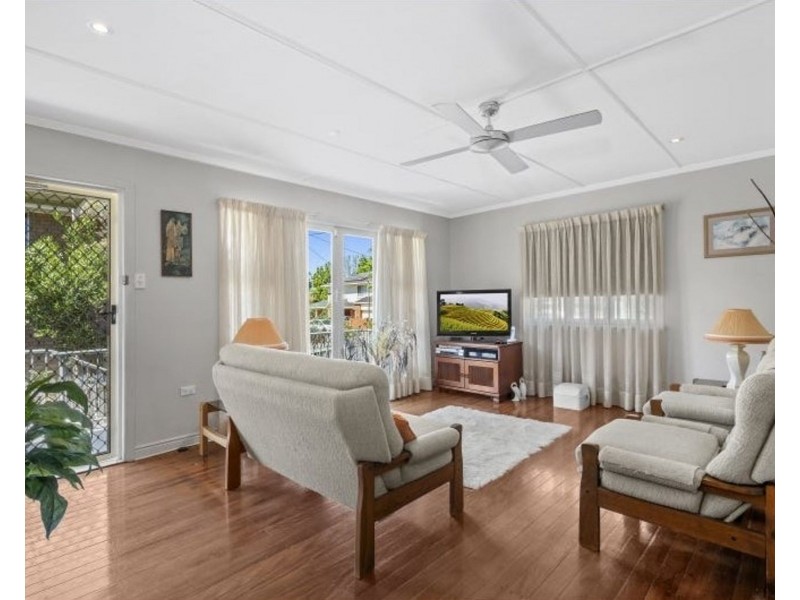 15 Heeb Street, Bundall QLD 4217