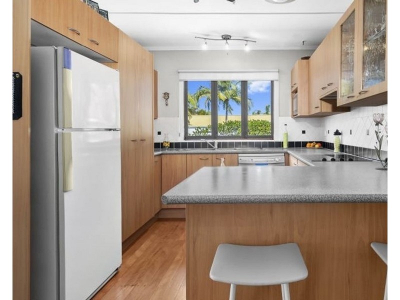 15 Heeb Street, Bundall QLD 4217