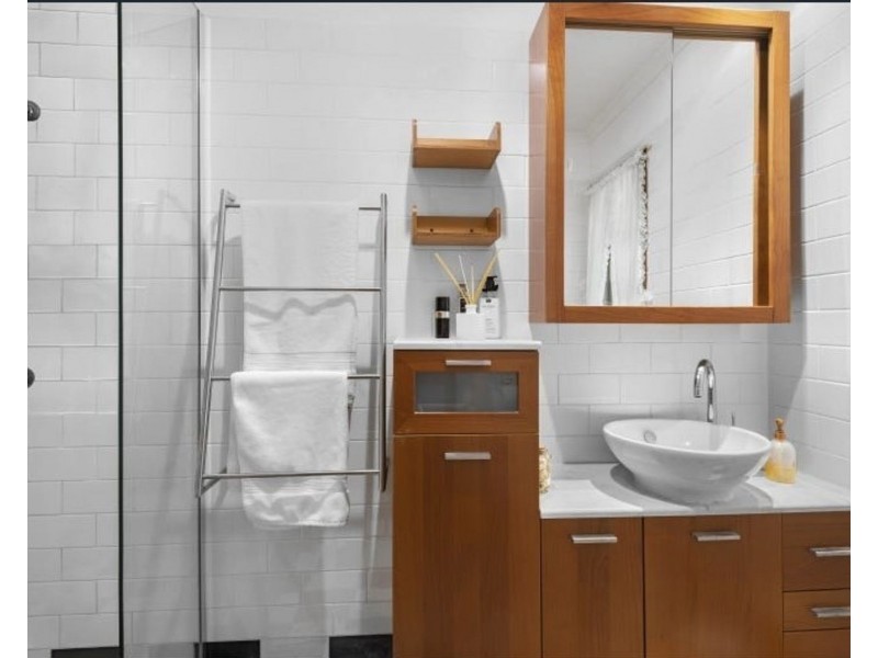 15 Heeb Street, Bundall QLD 4217